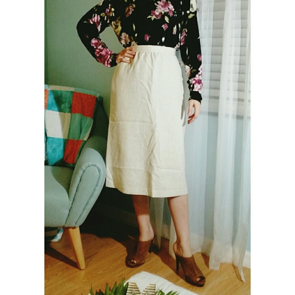 LAST DAY!
 NWT Vintage Cream Pencil Skirt* - Picture 8 of 9